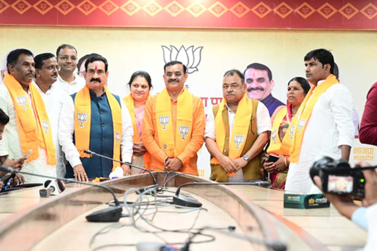 मप्र में पूर्व विधायक दंपत्ति भाजपा में शामिल